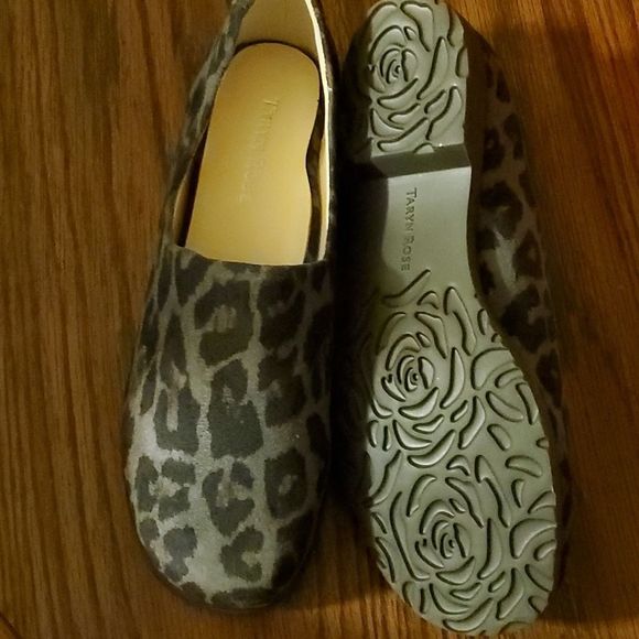 Taryn Rose Jaden slip on comfort shoe size 7.5M. NWOB - Picture 4 of 7